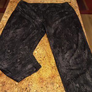 Vogo capri length leggings